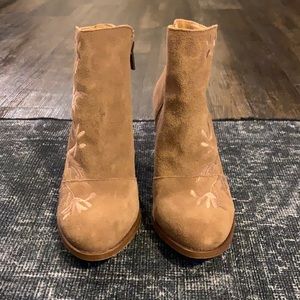 Embroidered heeled booties